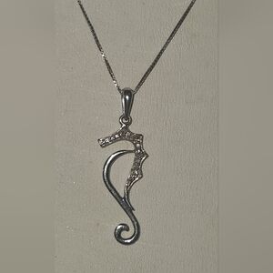10kt Gold  Seahorse Pendant & Necklace